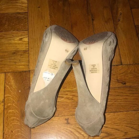 BCBG Darcee Suede Peep Toe shoe size 9 - Picture 3 of 4